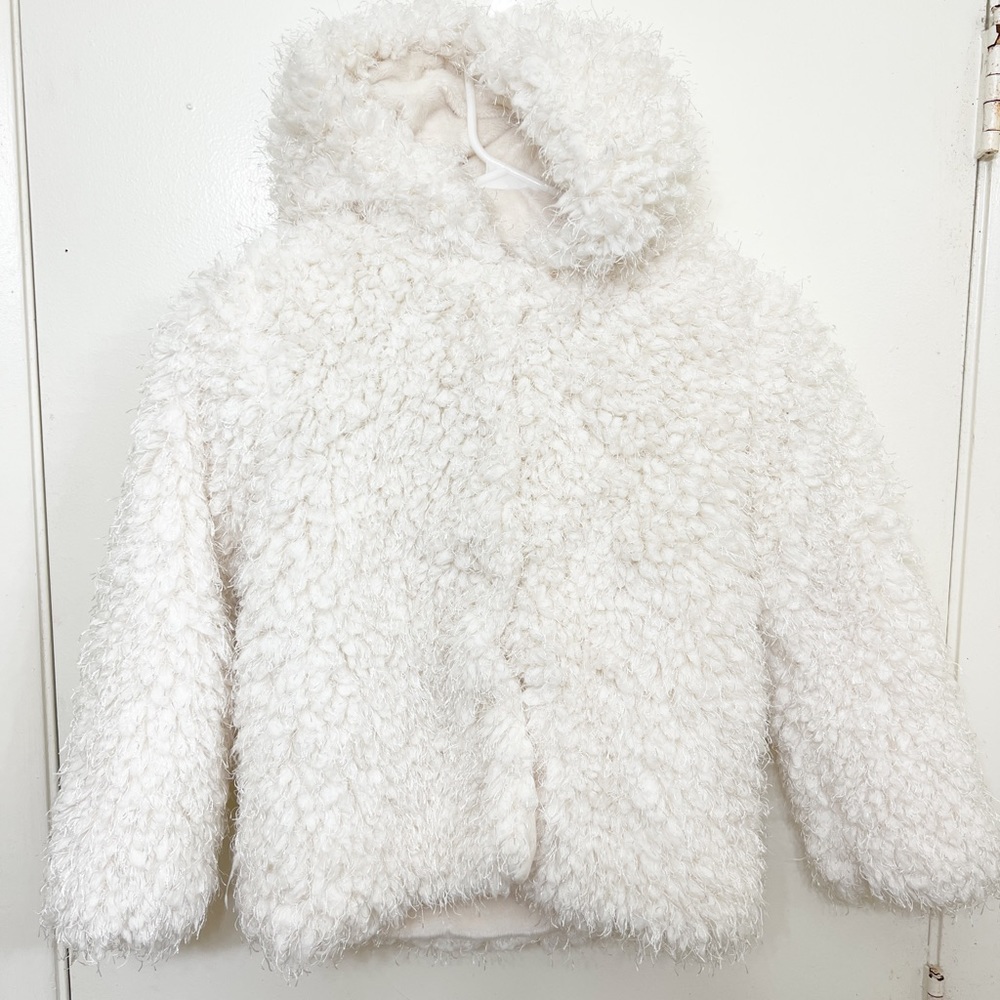 Charming American Widgen Girls Faux Fur Hooded Coat Excellent Condition Size: 7